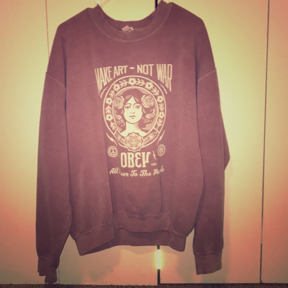 OBEY CREW NECK